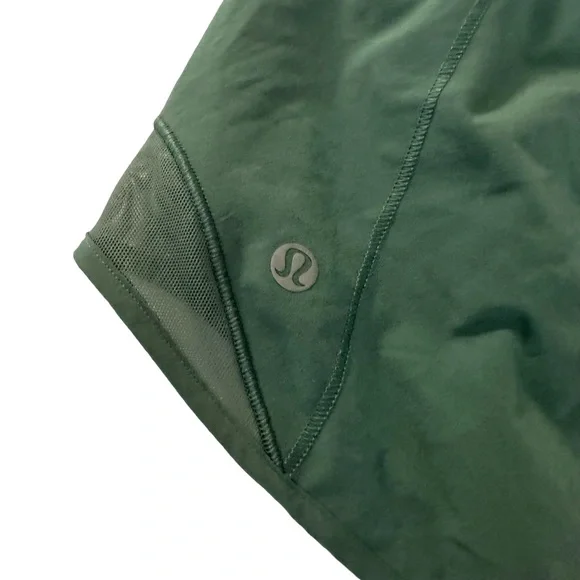Lululemon Hotty Hot Short II 2.5" Frosted Pine Size 12 - Picture 7 of 10